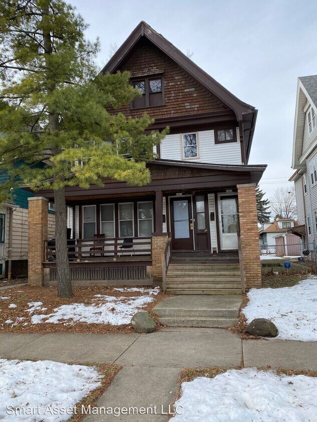 Primary Photo - 2461 N 45th St
