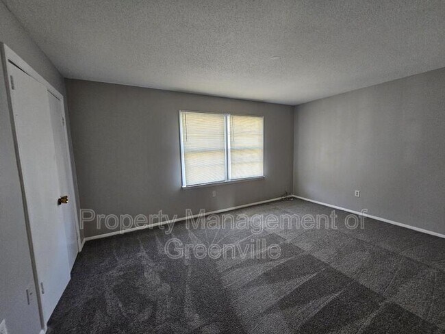 Building Photo - 6526 White Horse Rd