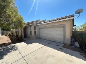 Building Photo - 4962 Droubay Dr