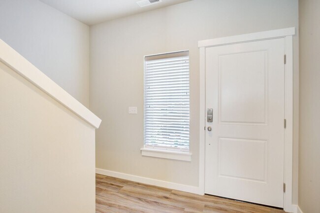 Foto del edificio - Modern 4BD 2.5BA in LSSD