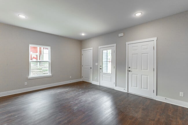 Building Photo - 4719 Heiskell Dr