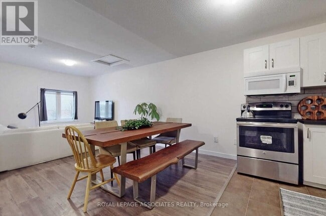 Building Photo - 8 Longshore Way