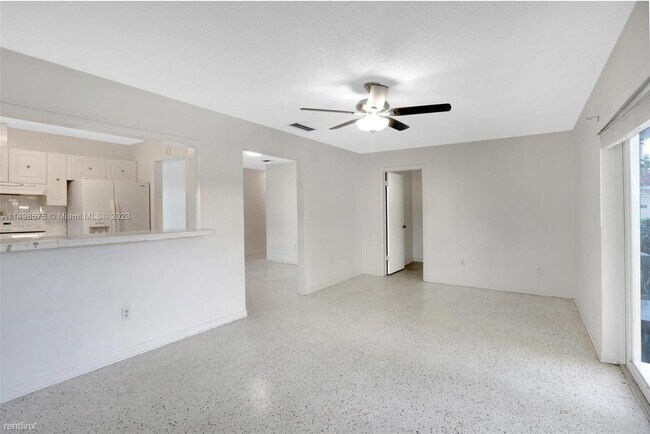 Building Photo - 3 br, 2 bath House - 3421 SW 4th St Rear
