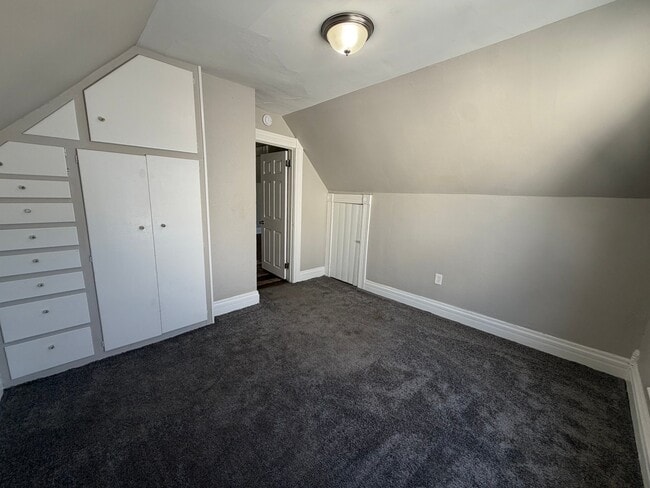 Building Photo - 2748 11th Ave