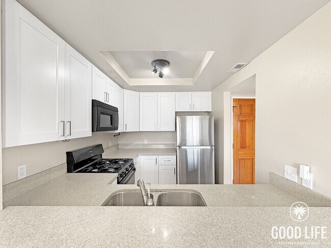 Foto del edificio - Cozy 1BD/1BA Condo in Spring Valley with Reserved Parking, Private Patio & W/D