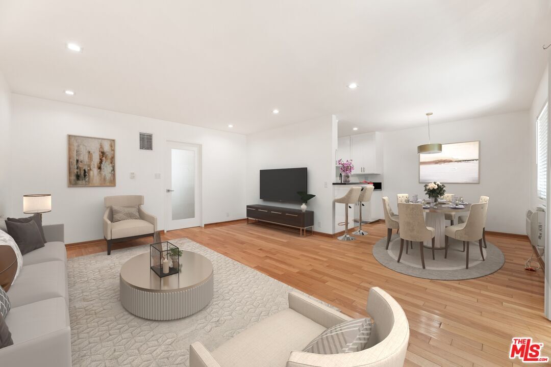 Foto principal - 1608 S Bentley Ave