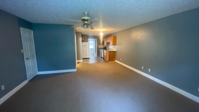 Foto del edificio - 129 Westchester Cir