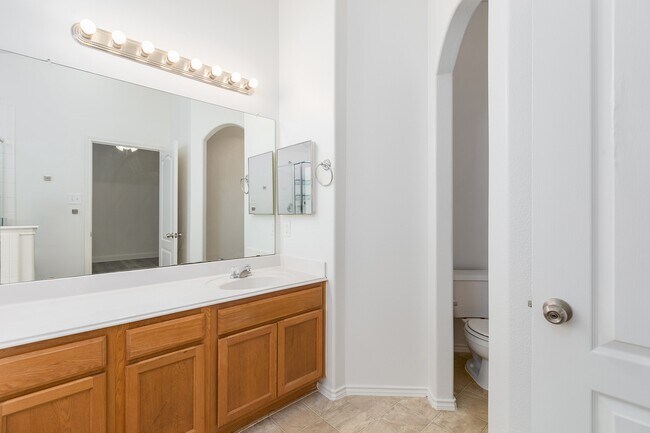 Foto del edificio - 21565 Duke Alexander Dr