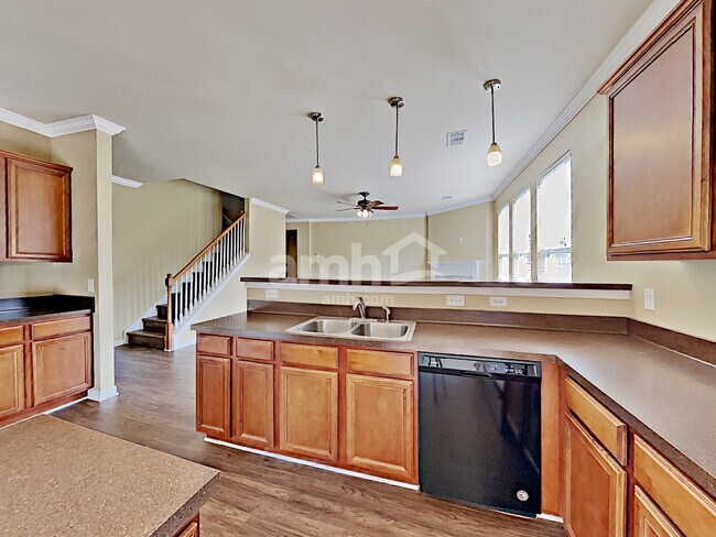 Building Photo - 1025 Addington Rd