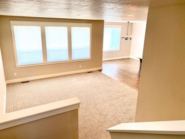 Building Photo - Lovely 4 Bedroom 2.5 Bath Home in Meridian...