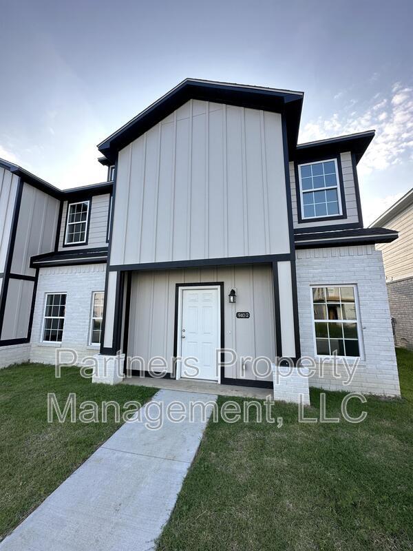 Photo - 940 S Amarillo Ave Townhome