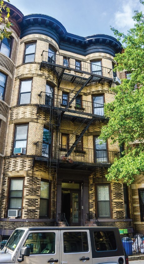 Primary Photo - 392 1st St