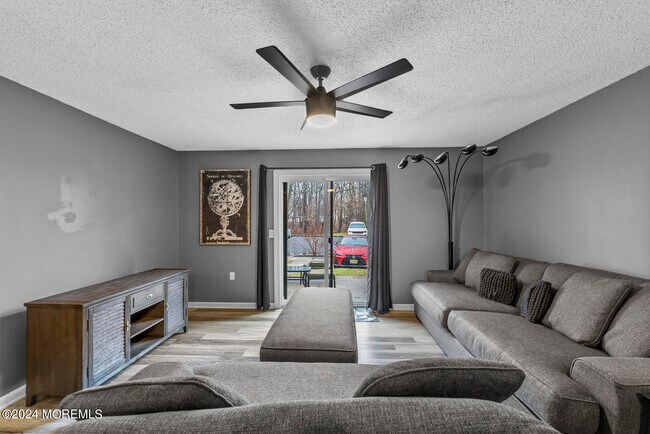 Foto del edificio - 113 Whispering Oaks Way