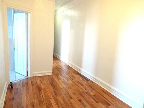 Building Photo - 402 W 148th St