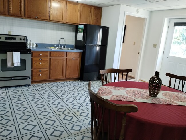 Foto del edificio - 7582 Plank Rd