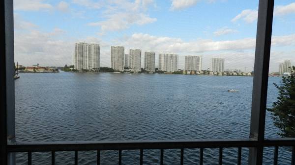 Abierto vistas al agua - 17500 N Bay Rd