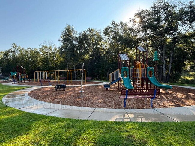 Building Photo - 4395 Village Oak Ln