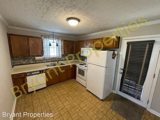 Building Photo - 2 br, 1.5 bath House - 2424 Fairbrook Drive