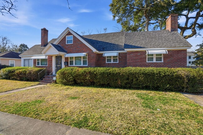 Building Photo - 32 Moore Dr