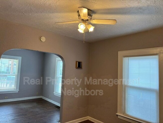 Foto del edificio - 2257 Berwyn Ave SW