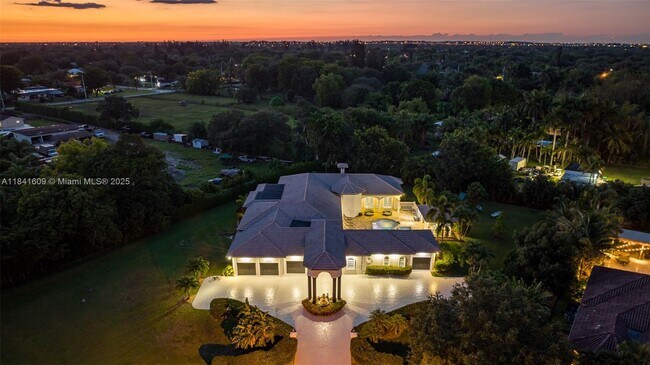 Foto del edificio - 13751 Pine Meadow Ct