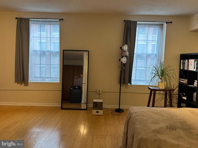 Building Photo - 114 N 3rd St