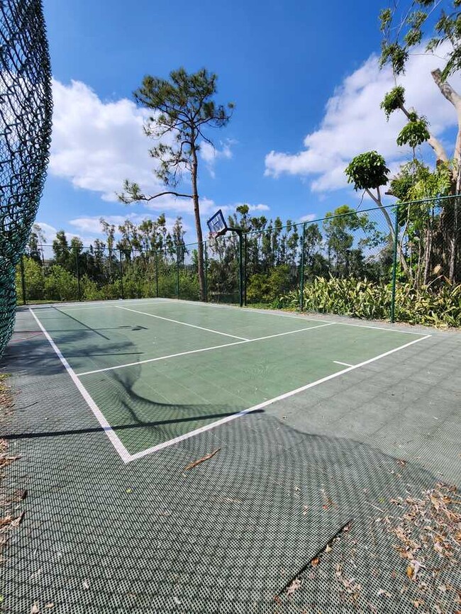 Foto del edificio - 2845 Winkler Ave