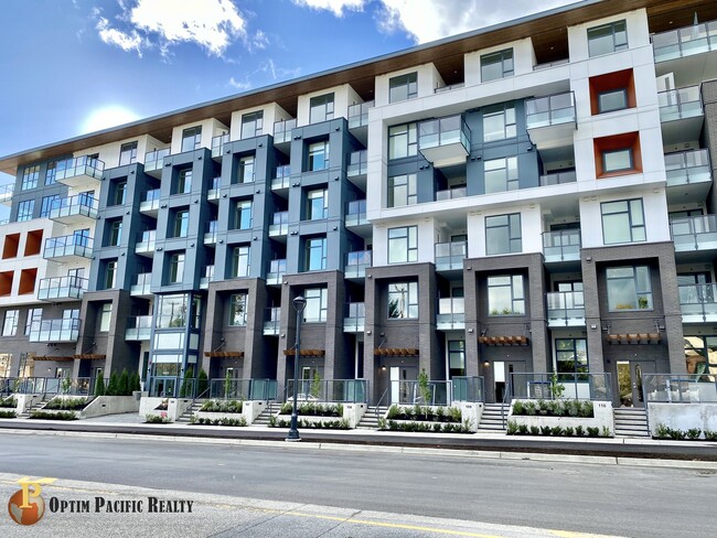 Building Photo - 10829 140 St