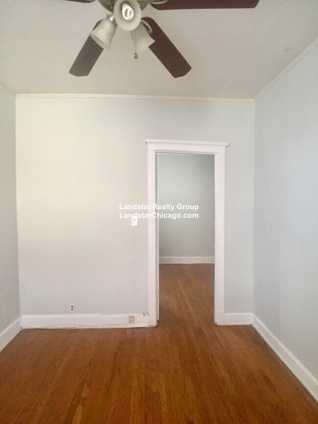 Foto del edificio - 3323 N Clark St