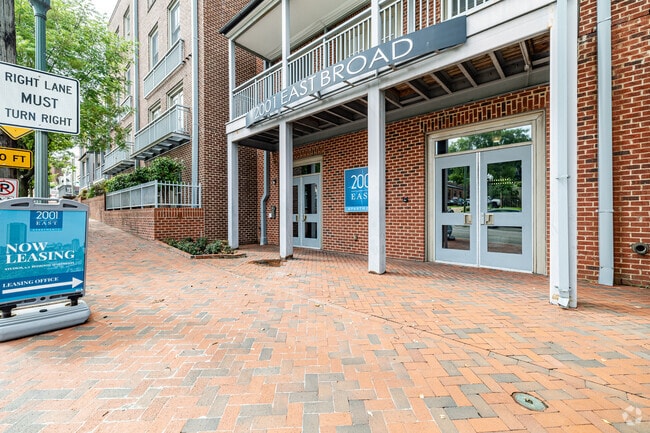 Leasing office - 2001 East