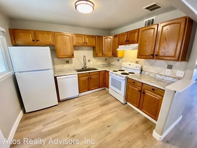 Foto del edificio - 3 br, 1.5 bath House - 987 Vaughn St