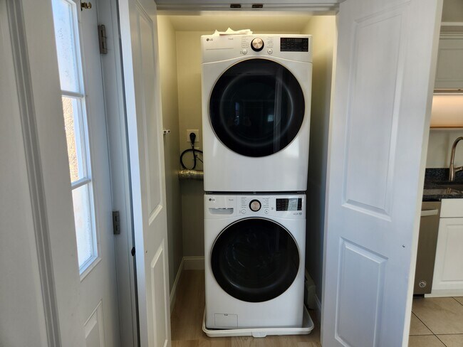 Foto del edificio - 17 Roundy St