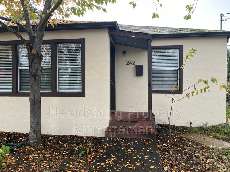 Foto principal - 242 Grant St