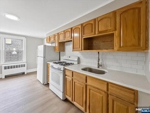 Building Photo - 109 Division Ave