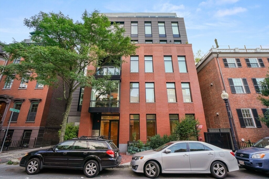 Primary Photo - 7 E Springfield St