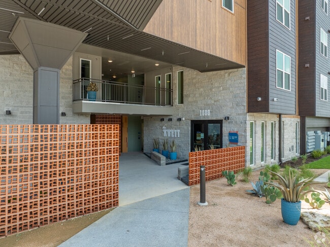 Entrance - The Rhett