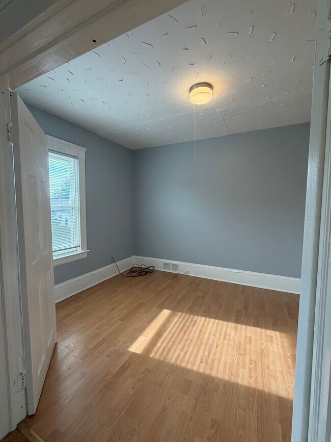 Building Photo - 3543 W 50th St