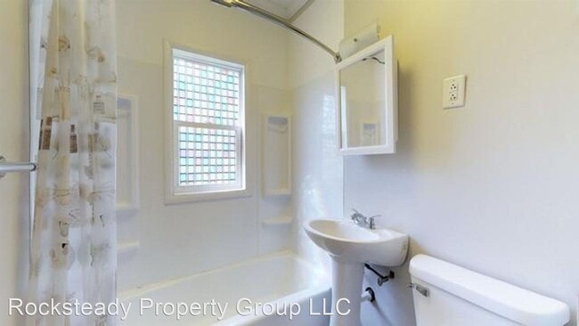 Building Photo - 2 br, 1 bath House - 1309 N champaign St.