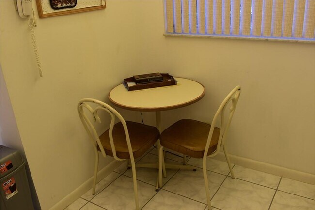 Building Photo - 6870 Royal Palm Blvd