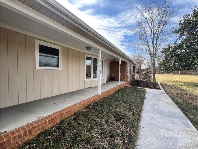 Building Photo - 149 Lytton Farm Rd