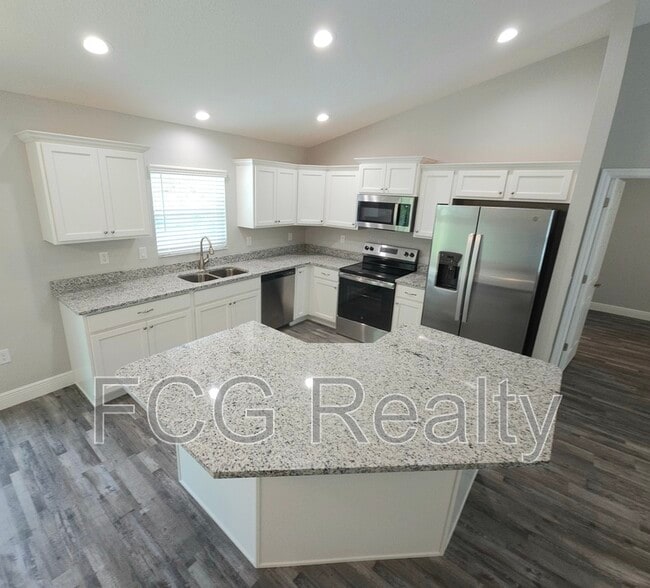 Building Photo - 8027 N Independence Way