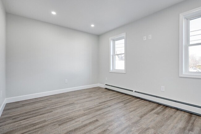 Foto del edificio - 129 Pleasant St