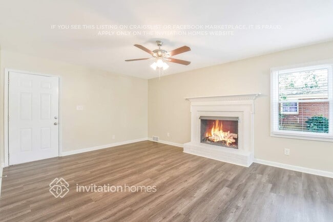 Building Photo - 3332 Bonneville Dr