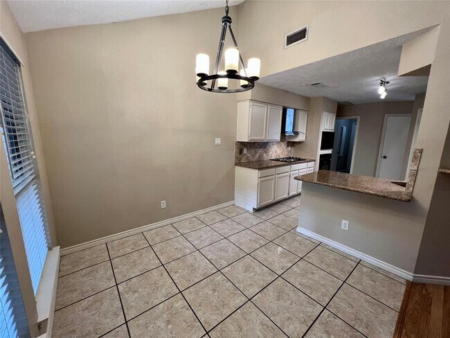 Building Photo - 8507 Grove Park Dr