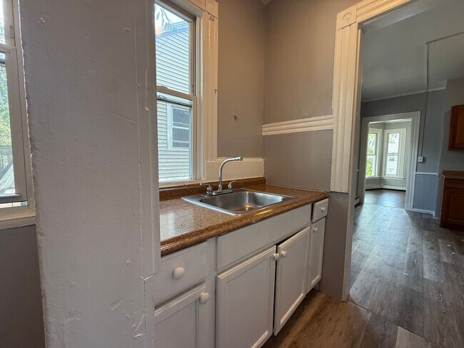 Photo - 745 George St Apartment