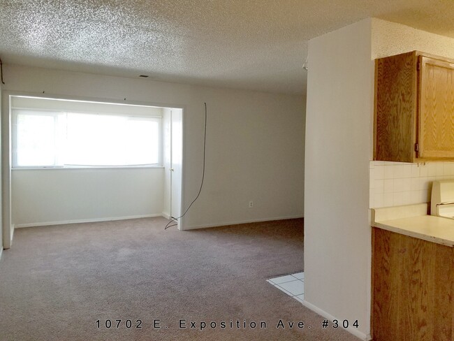 Foto del edificio - * 2 bed, Great location off Havana and Exp...