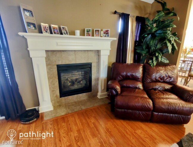 Foto del edificio - 3 br, 2 bath House - 13513 Dynasty Drive UNIT