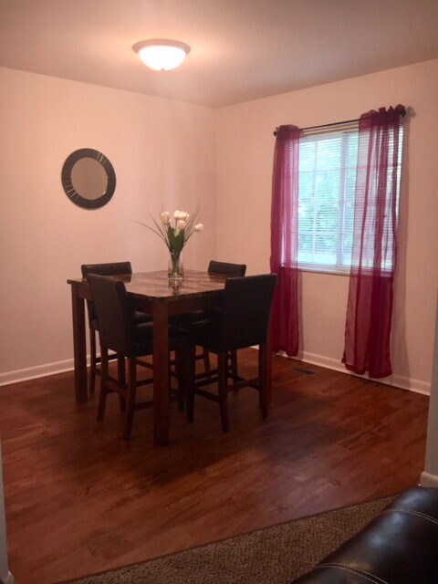 Foto del edificio - Wood Grove Place