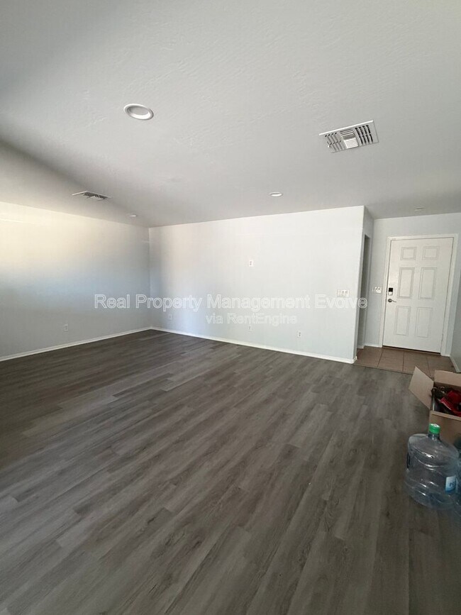 Foto del edificio - 25067 W Dove Trail