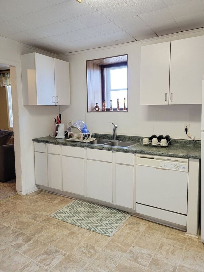 Building Photo - 21 Marion St